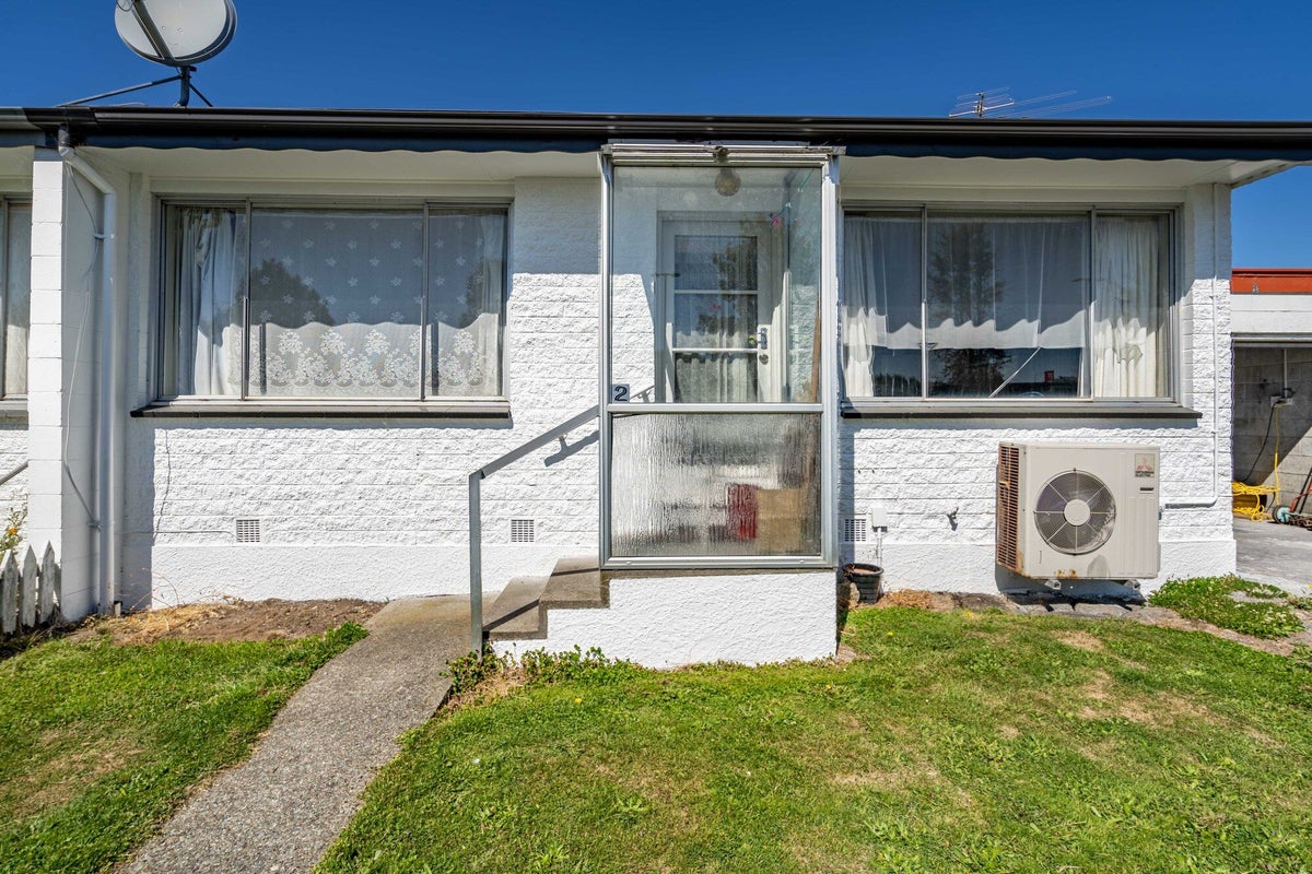 2/3 Maitland Street, Strathern, Invercargill - Carousel 1