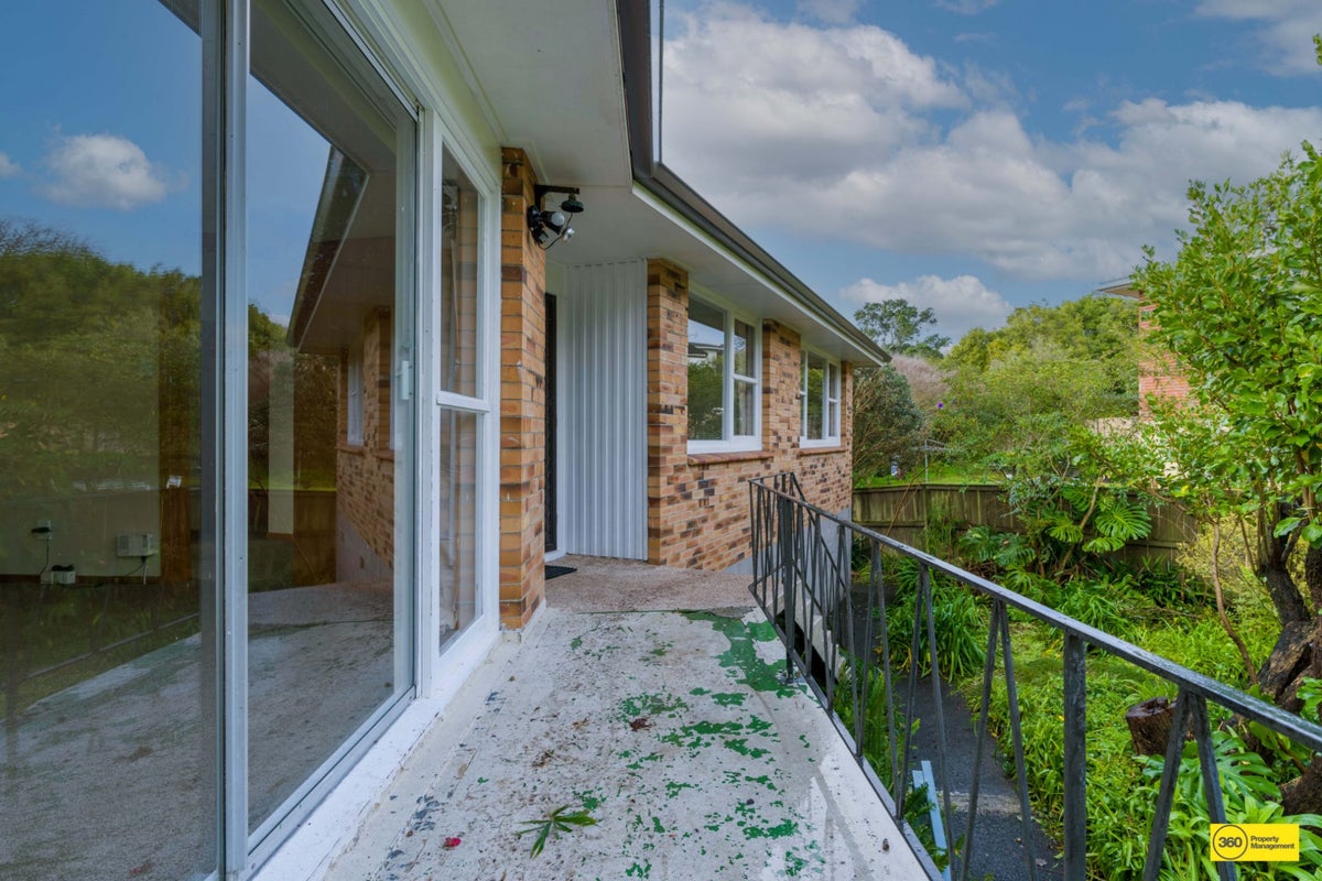 31 Don Croot Street, Morningside, Auckland - Carousel 2