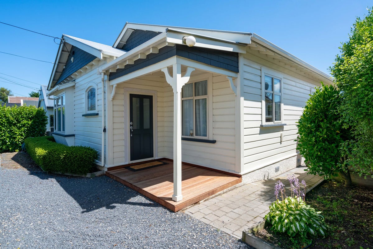 92 Kenmure Road, Belleknowes, Dunedin - Carousel 1