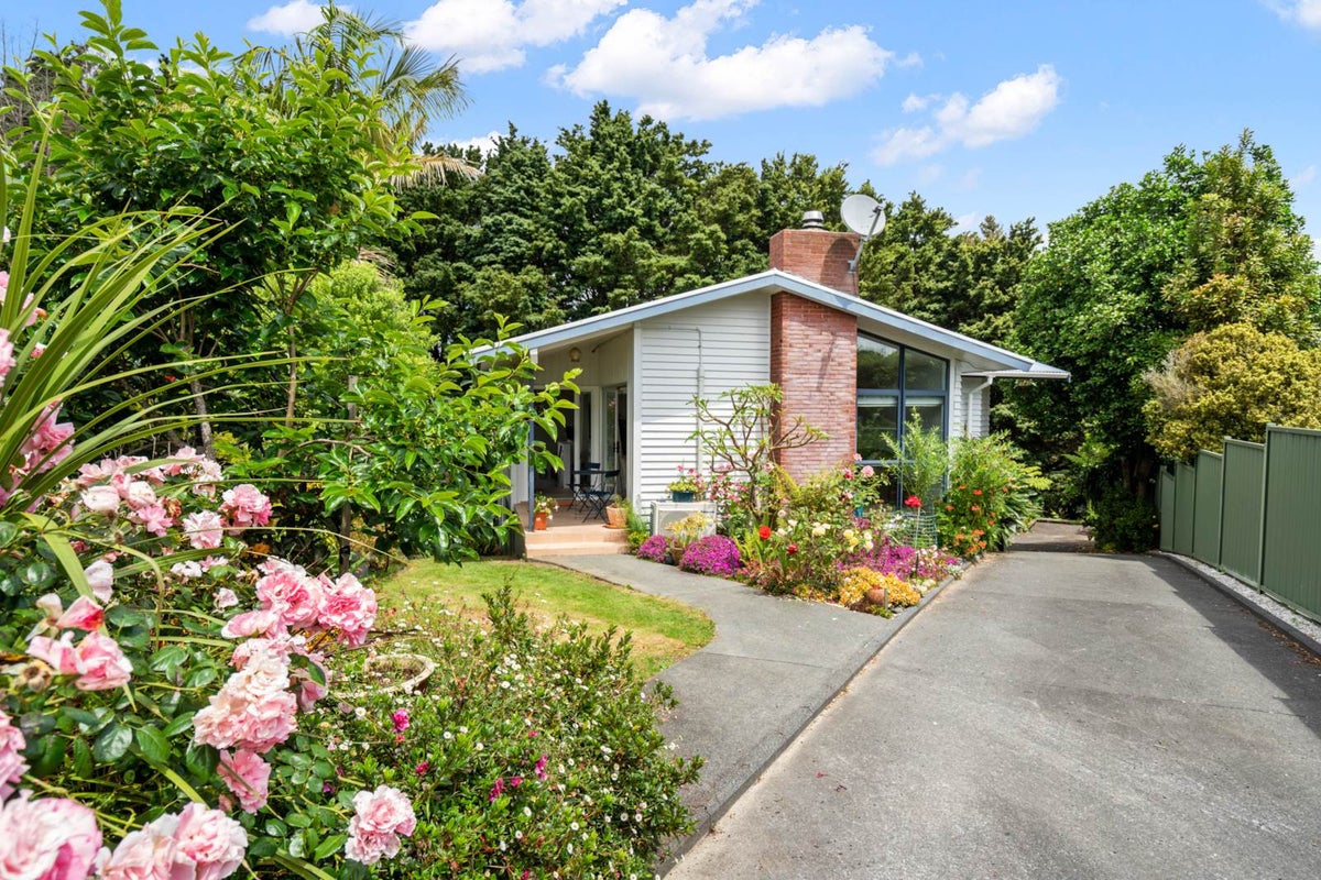 8 Jeeves Place, Tikipunga, Whangarei - Carousel 1