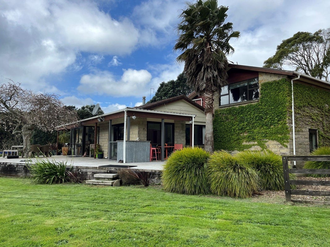 128D Otonga Valley Road, Raglan, Raglan - Carousel 1
