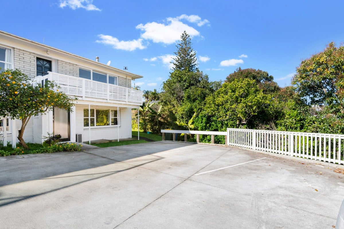 3/42 Esmonde Road, Takapuna, Auckland - Carousel 2