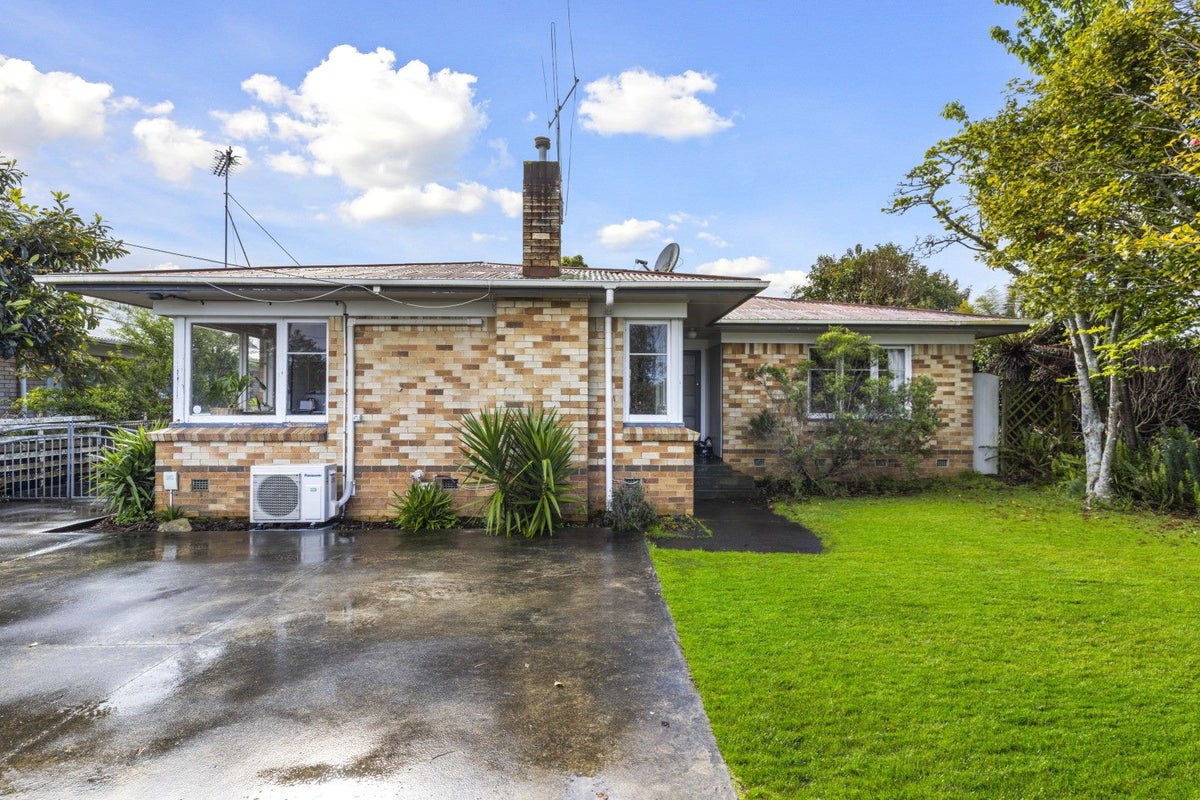 84 Knighton Road, Hillcrest, Hamilton - Carousel 1