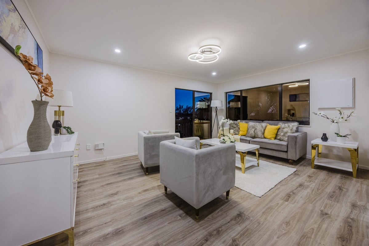 34 St Annes Crescent, Wattle Downs, Auckland - Carousel 2