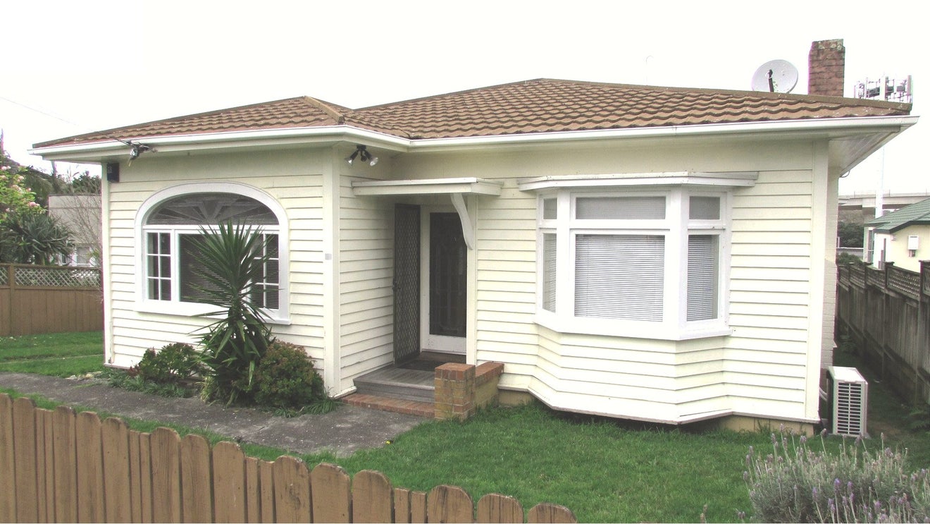 58 Alberta Street, Point Chevalier, Auckland - Carousel 1