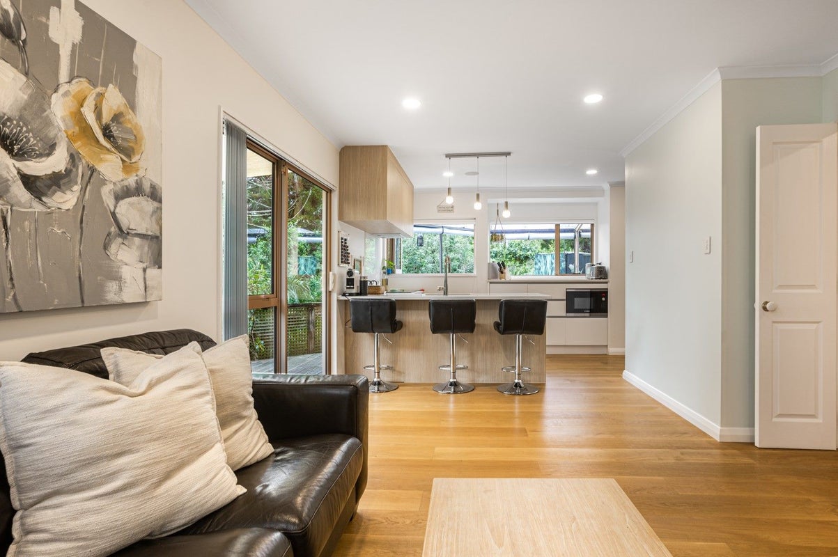 30 Amherst Place, Albany, Auckland - Carousel 1