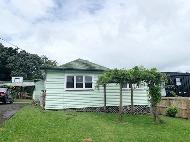 19 Holbrook Street, Blockhouse Bay, Auckland - Carousel 1