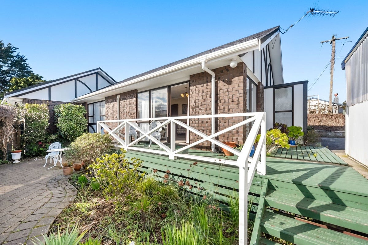 3/13 Ranfurly Street, Trentham, Upper Hutt - Carousel 2