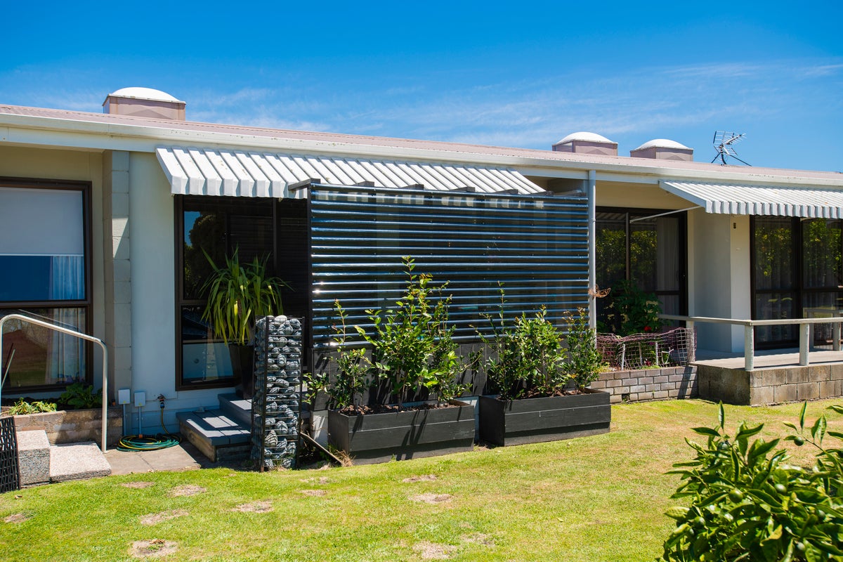 2/549 Childers Road, Te Hapara, Gisborne - Carousel 2