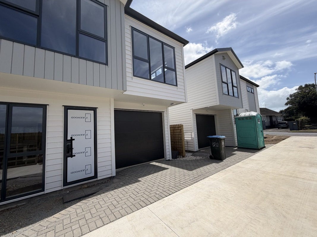 2 Alamein Road, Panmure, Auckland - Carousel 33