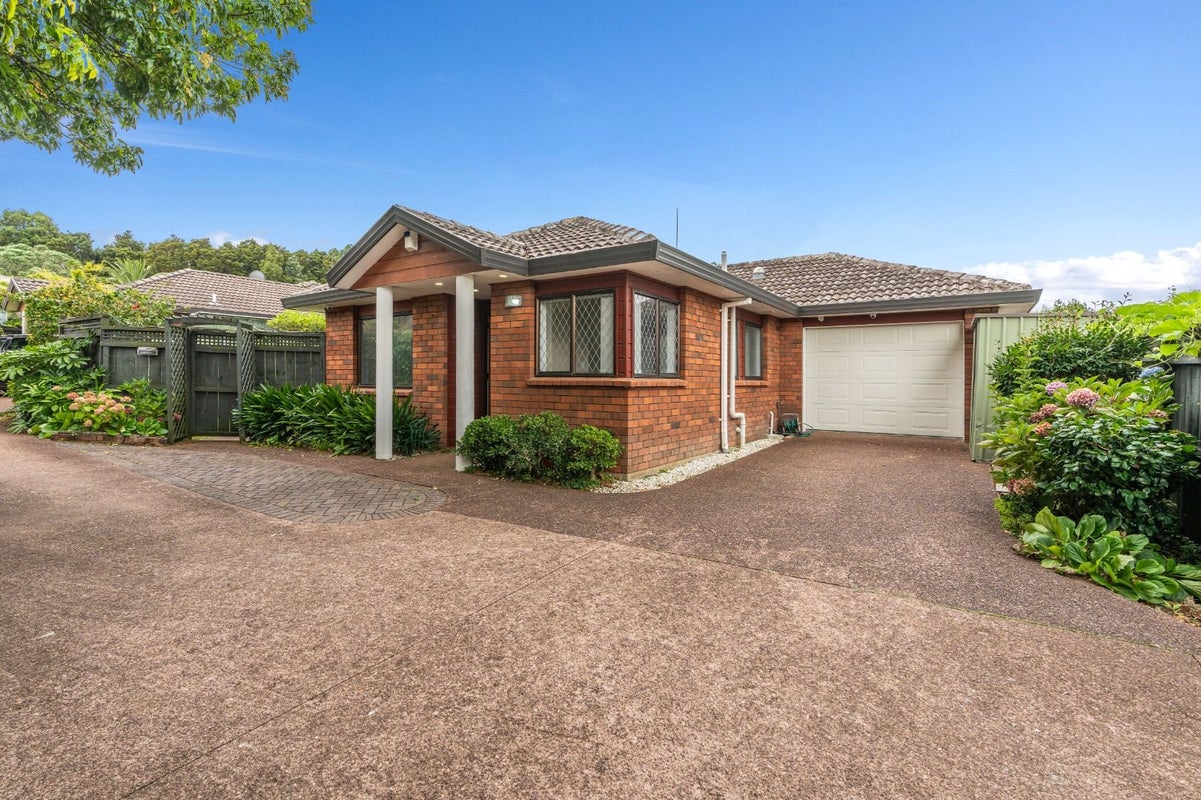 2/6 Arthur Road, Hillpark, Auckland - Carousel 1