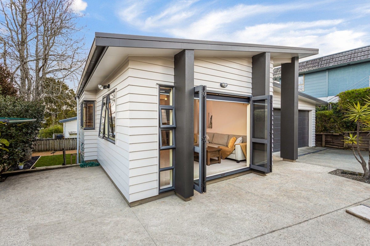 59 Royal Road, Massey, Auckland - Carousel 2