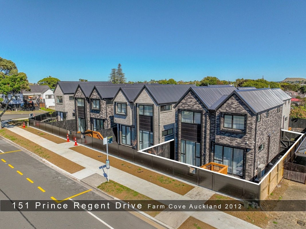 151 PRINCE REGENT DR, Farm Cove, Auckland - Carousel 1