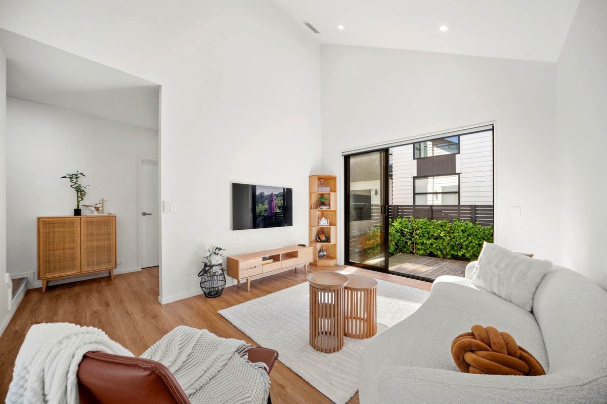 1B Lemon Grove Lane, Greenhithe, Auckland - Carousel 1
