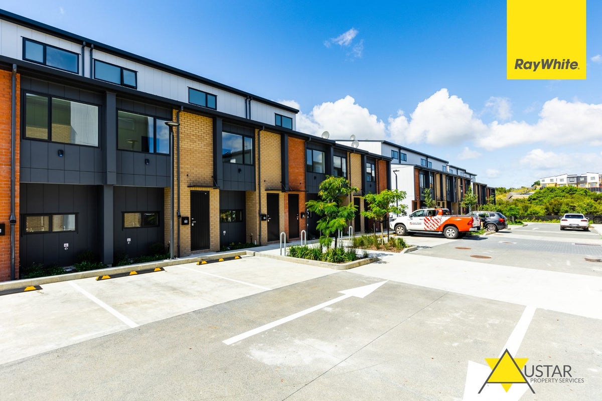 23 Parkwood Avenue, Westgate, Auckland - Carousel 14