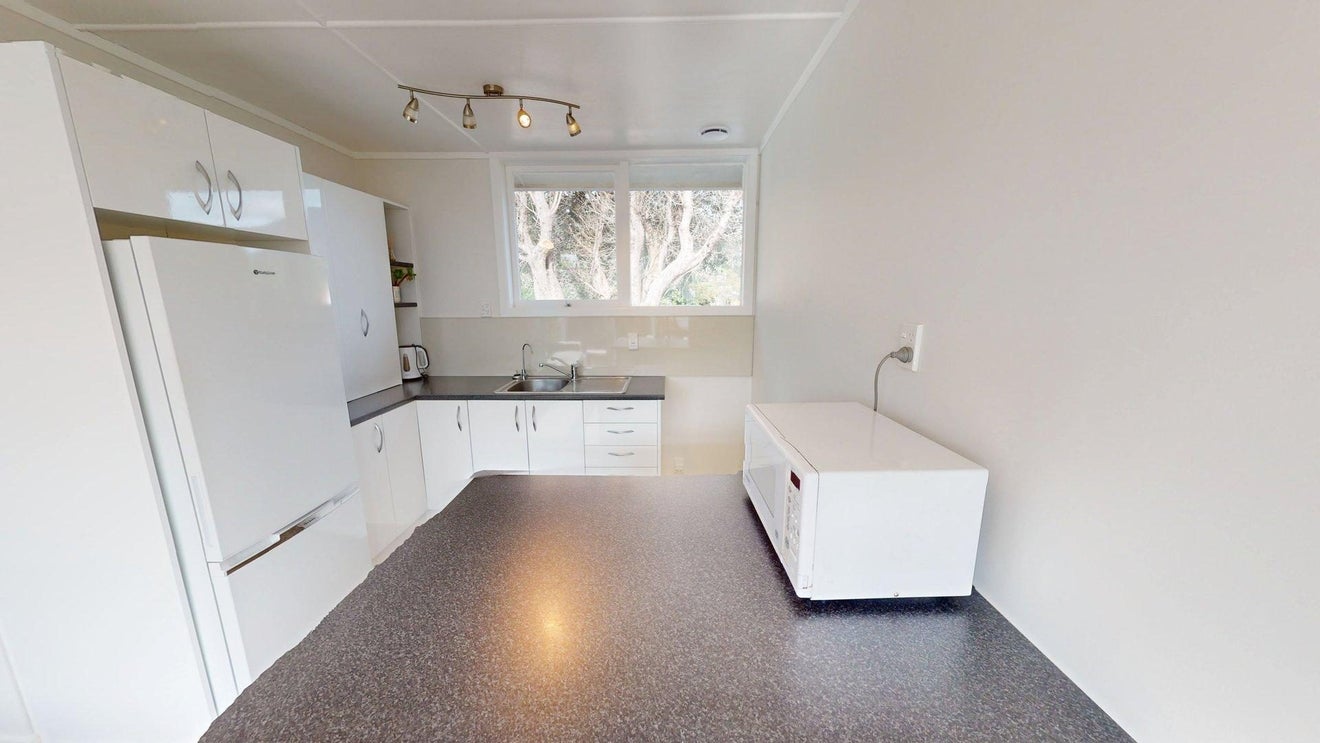 31 Ruapehu Street, Paraparaumu - Carousel 2