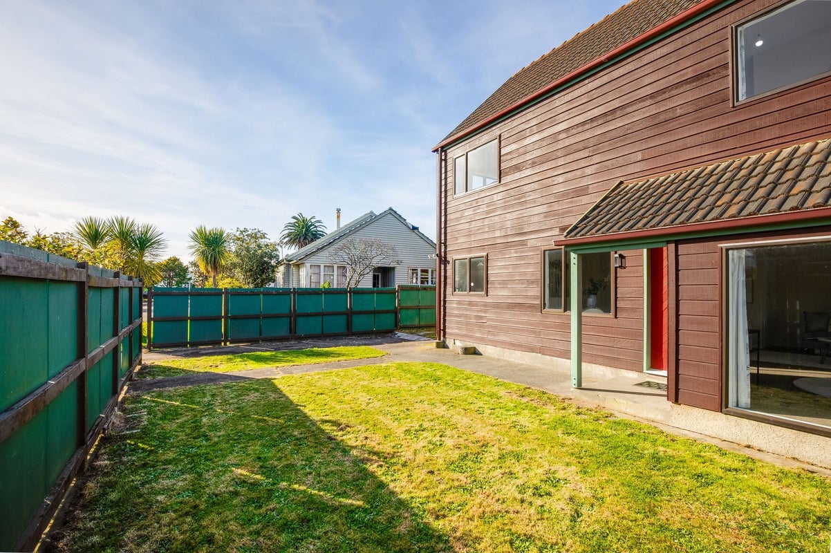 1/17U Randwick Crescent, Moera, Lower Hutt - Carousel 1