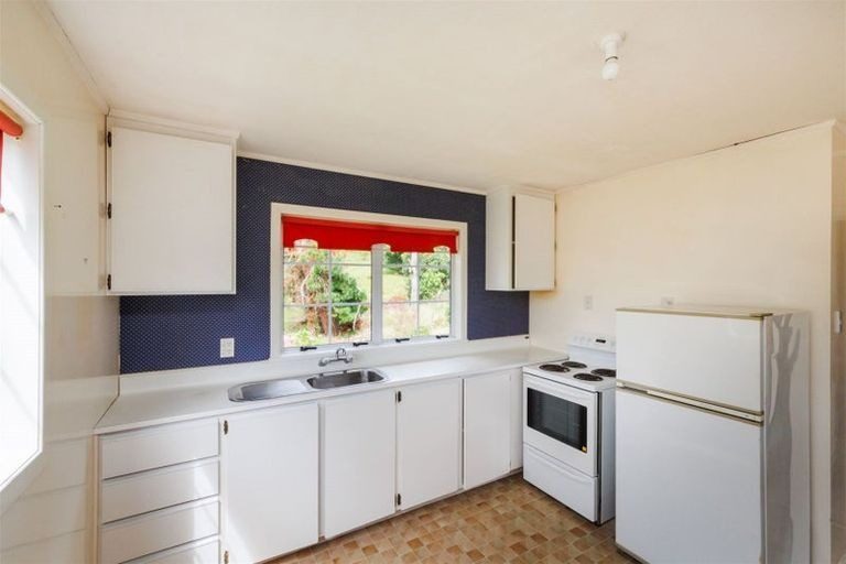 7 Feltham Street, Hunterville - Carousel 2