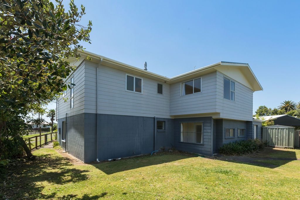 17 Athenree Road, Athenree, Katikati - Carousel 17