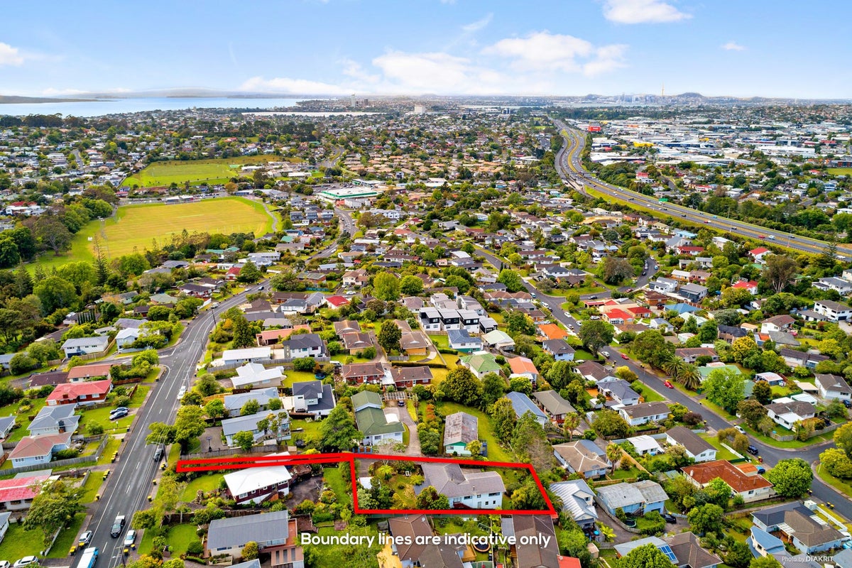 57 Sycamore Drive, Sunnynook, Auckland - Carousel 15