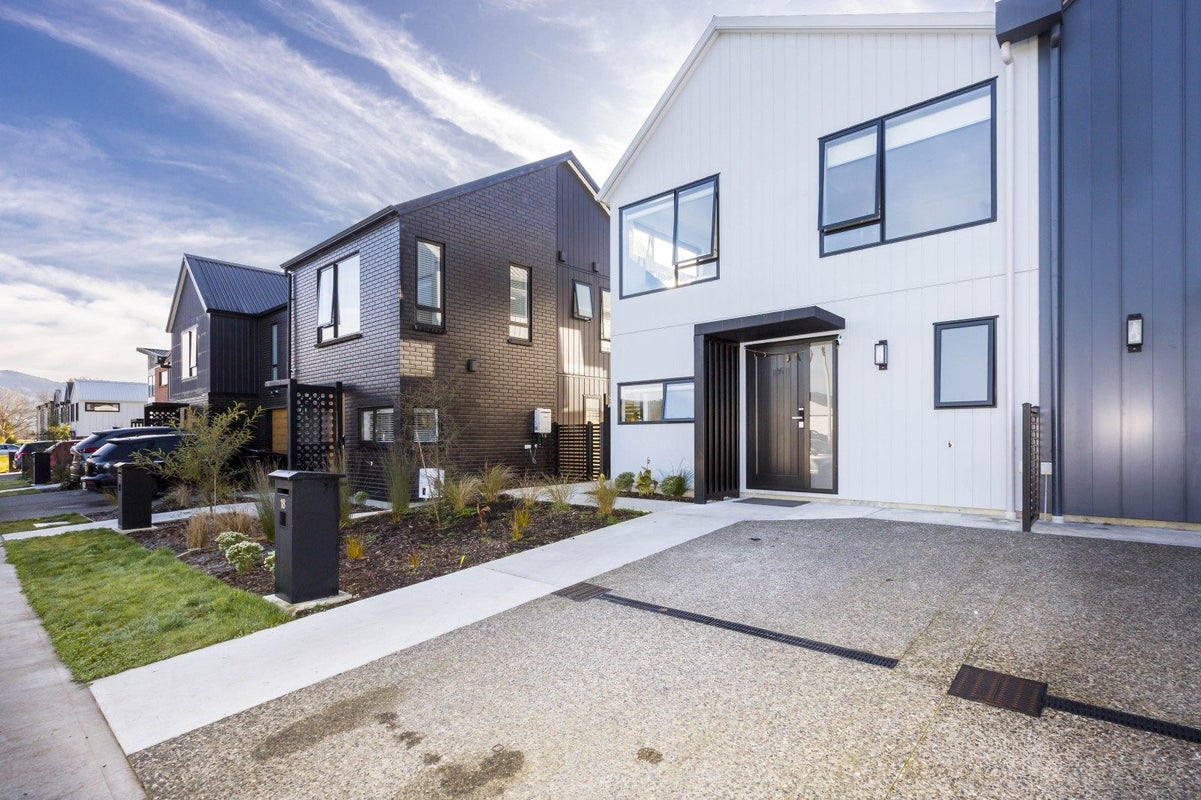 18 Dahl Drive, Wallaceville, Upper Hutt - Carousel 2