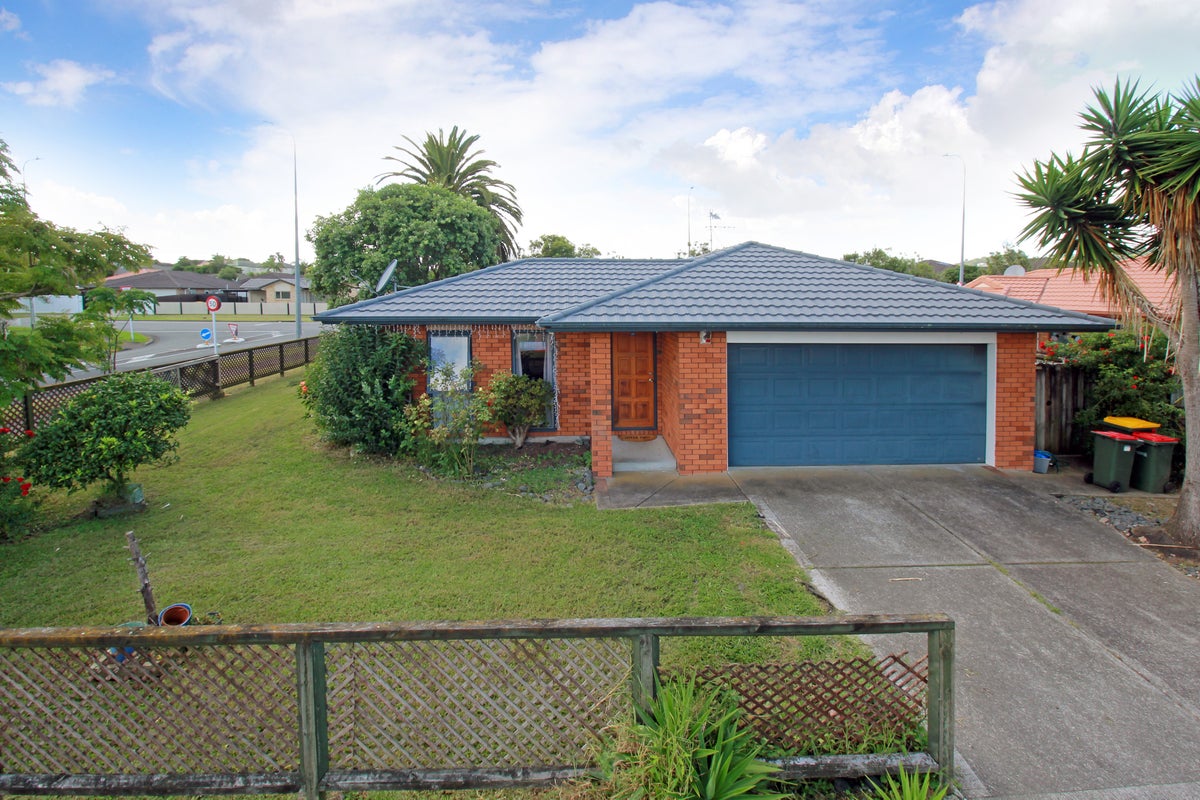 2 Watersfield Place, Flat Bush, Auckland - Carousel 1