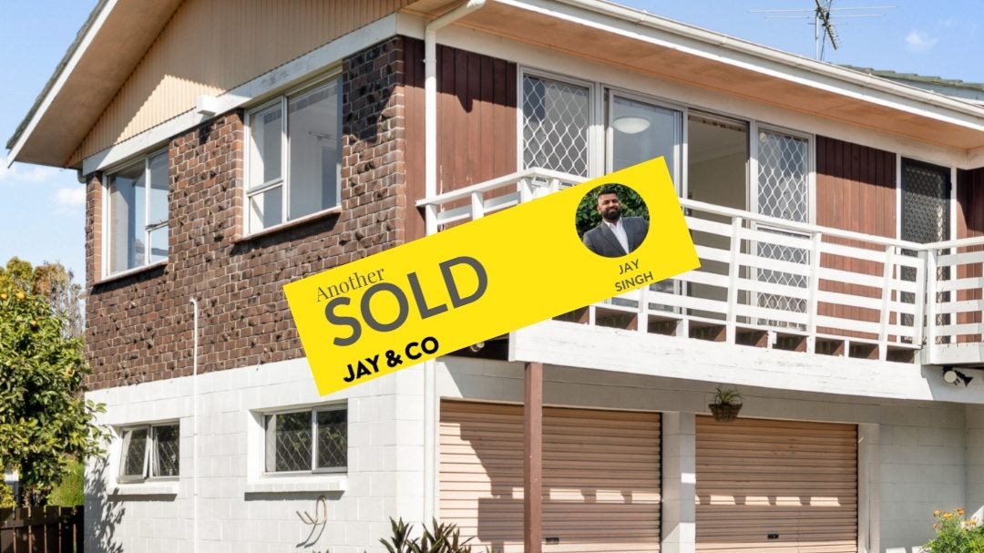 26 Challen Close, Conifer Grove, Takanini - Carousel 1