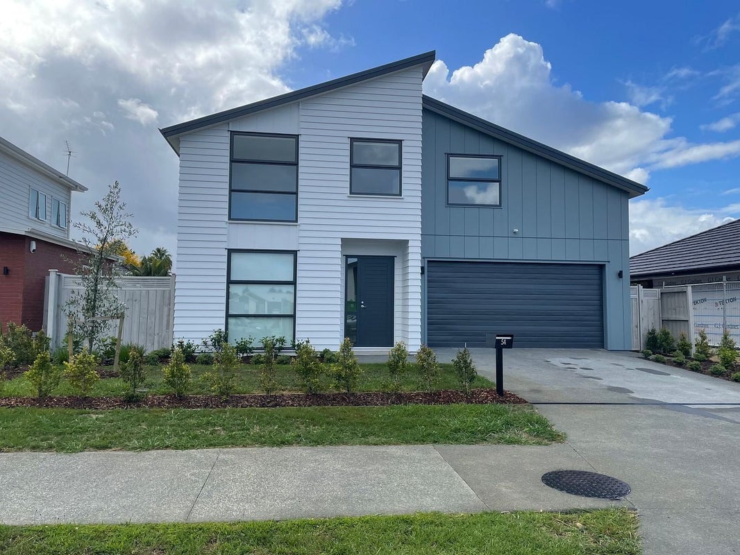 54 Waituarua Drive, Takanini, Auckland - Carousel 1