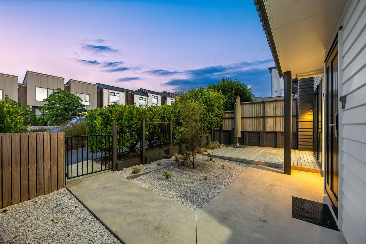 9 Timu Road, Long Bay, Auckland - Carousel 2