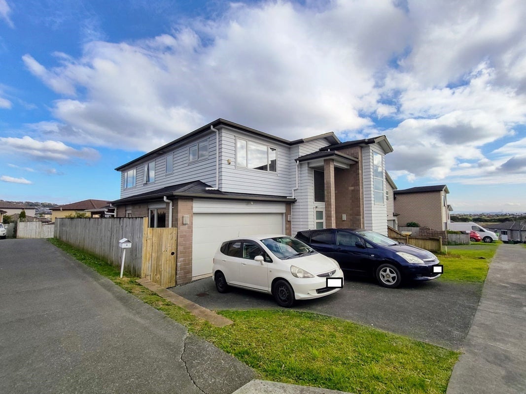 9 Kildare Road, Flat Bush, Auckland - Carousel 1