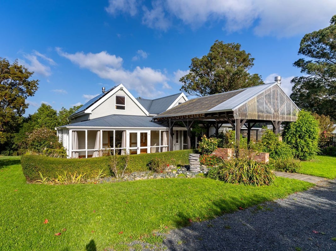 17 Dunedin-Waitati Road, Dalmore, Dunedin - Carousel 1
