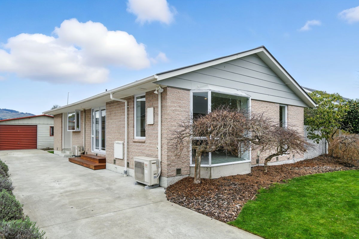 7 OSTLER PLACE, Hoon Hay, Christchurch - Carousel 1