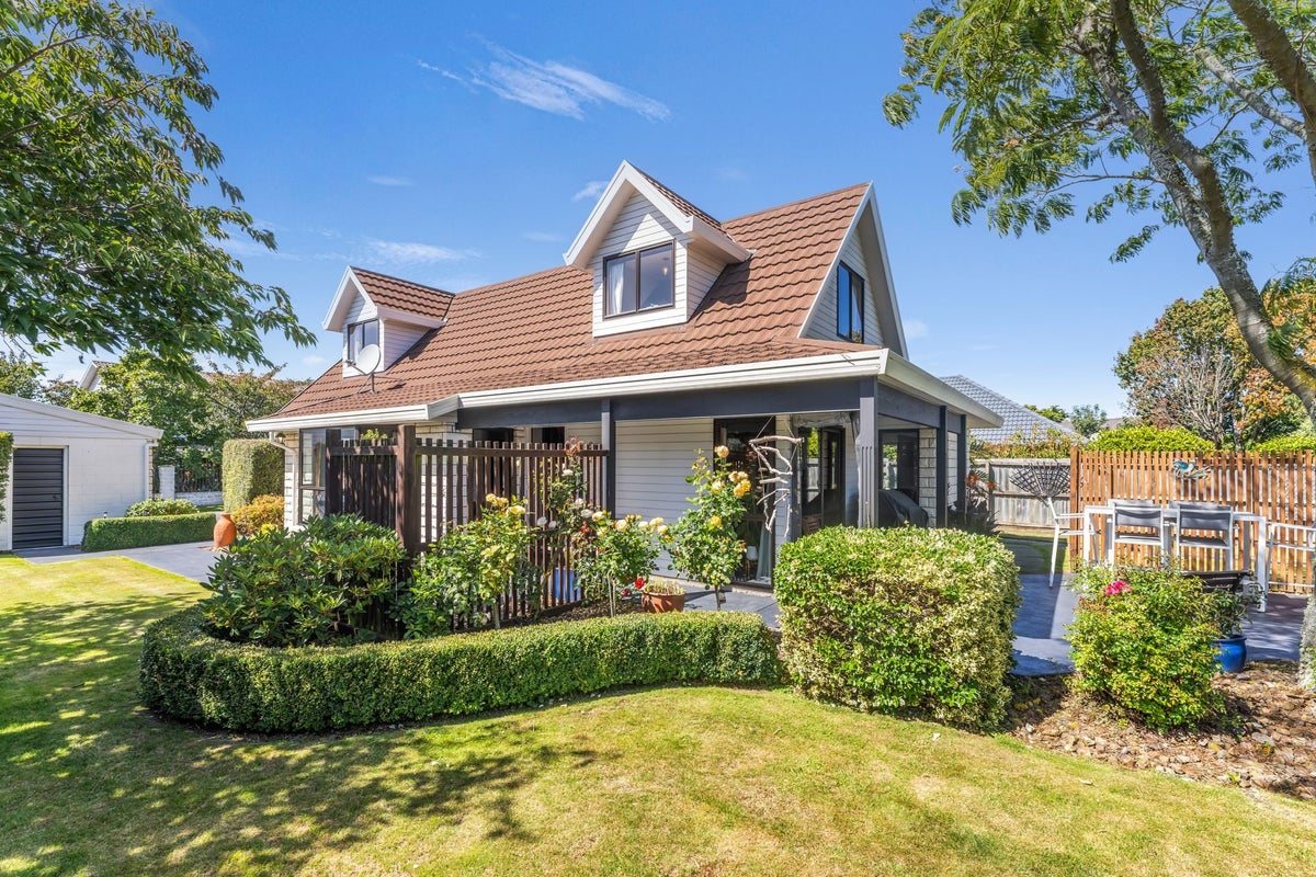 10 Rowanwood Close, Halswell, Christchurch - Carousel 1