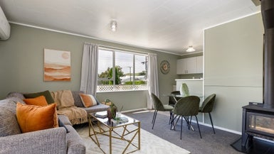 6 Schwass Street, Seddon, Seddon - Carousel 1