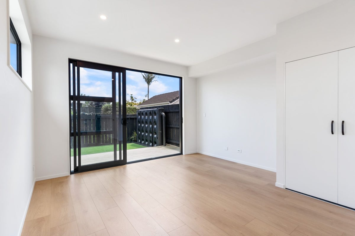 62 Kings Road, Panmure, Auckland - Carousel 1