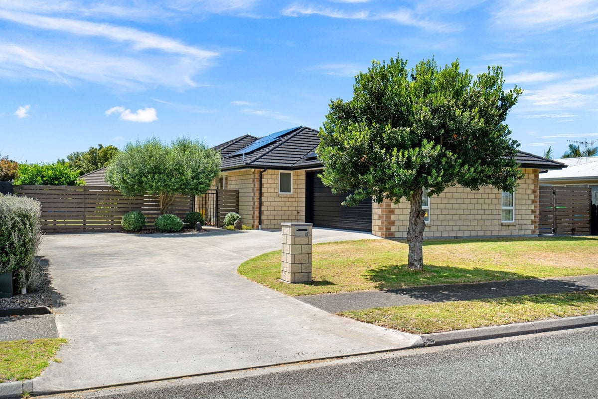 47 Pyle Road West, One Tree Point, Whangarei - Carousel 1