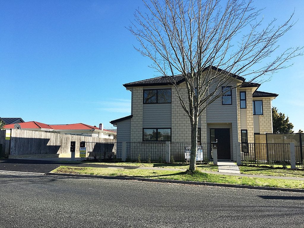 2/56 Storey Avenue, Forest Lake, Hamilton - Carousel 1