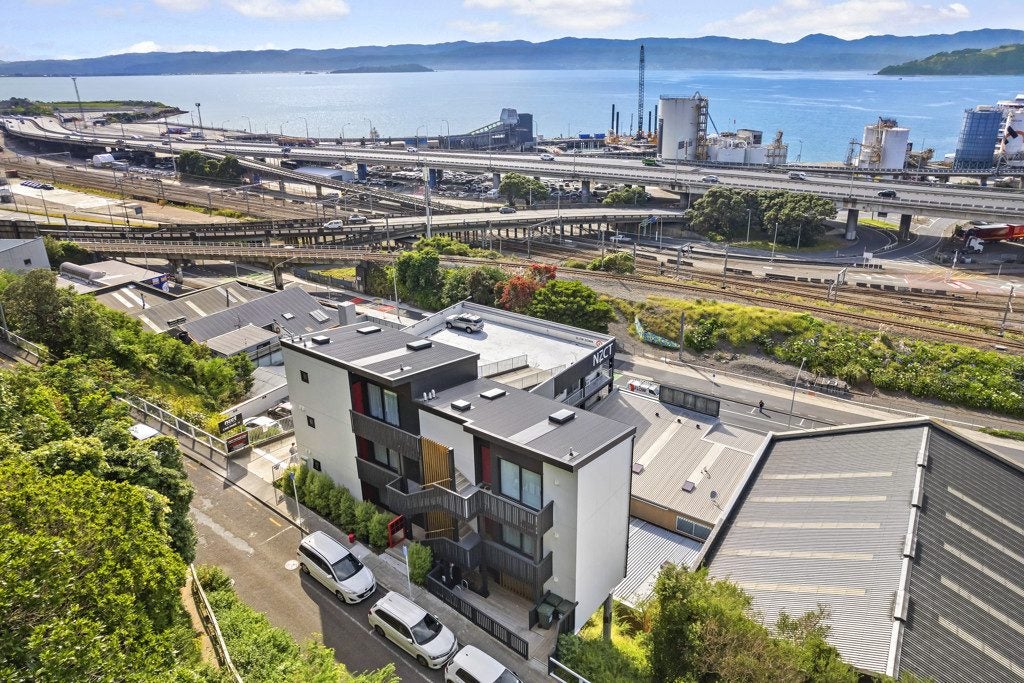 3/20 Sar Street, Pipitea, Wellington - Carousel 1