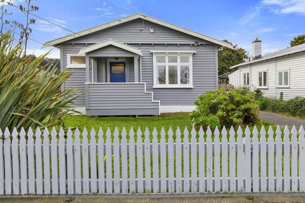 7 Montague Street, Alicetown, Lower Hutt, Wellington - Carousel 1