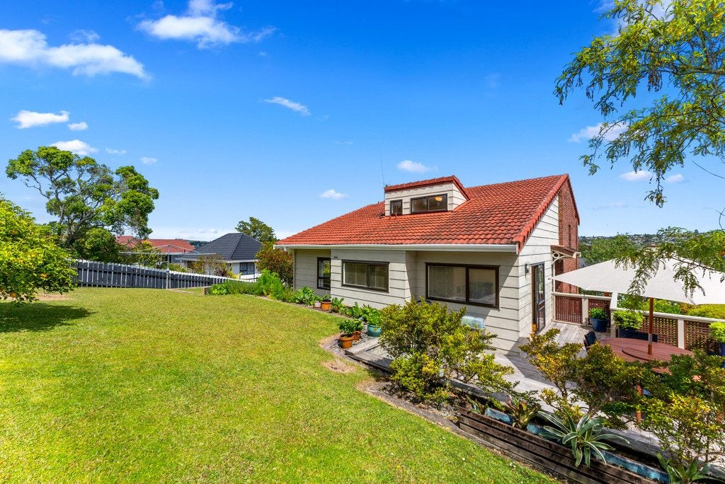 81 Kennedy Avenue, Forrest Hill, Auckland - Carousel 1