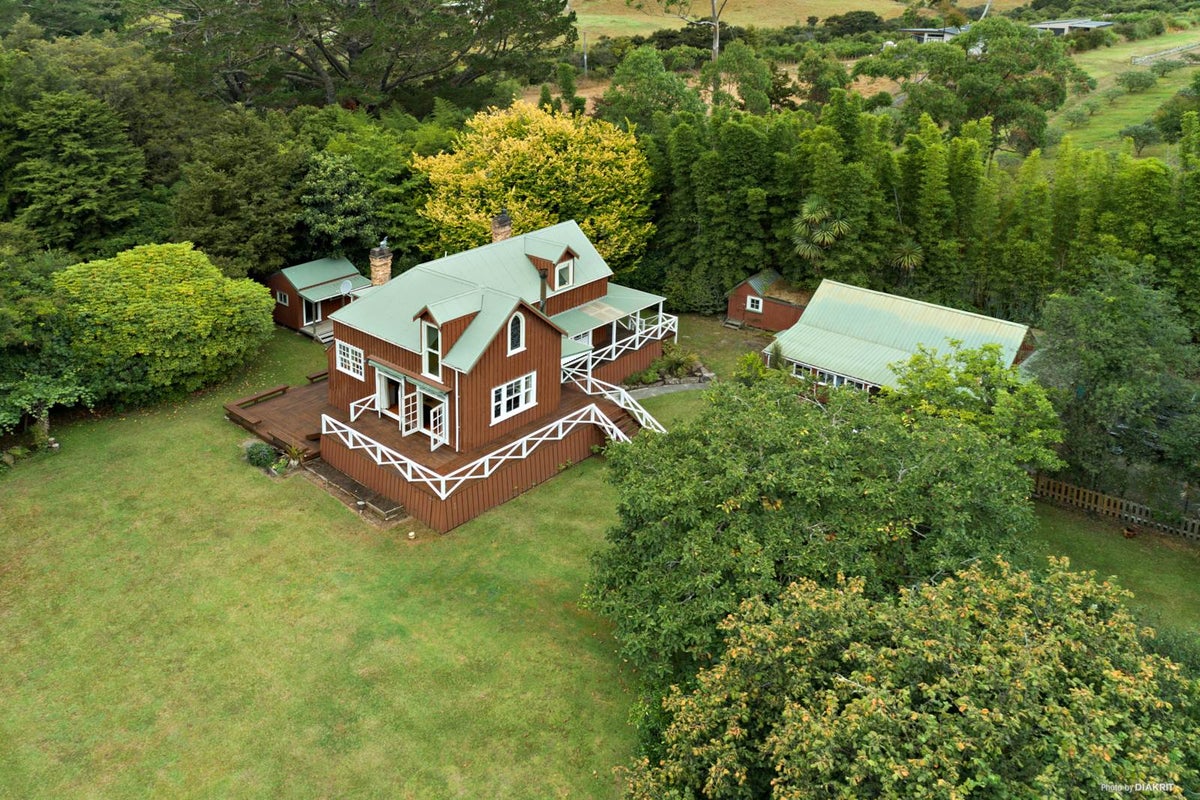 1176 Ahuroa Road, Warkworth - Carousel 2
