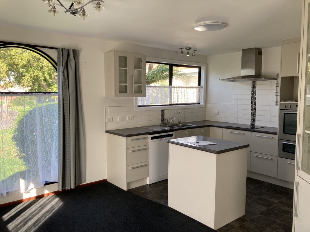 15 Resolution Place, Bryndwr, Christchurch - Carousel 1