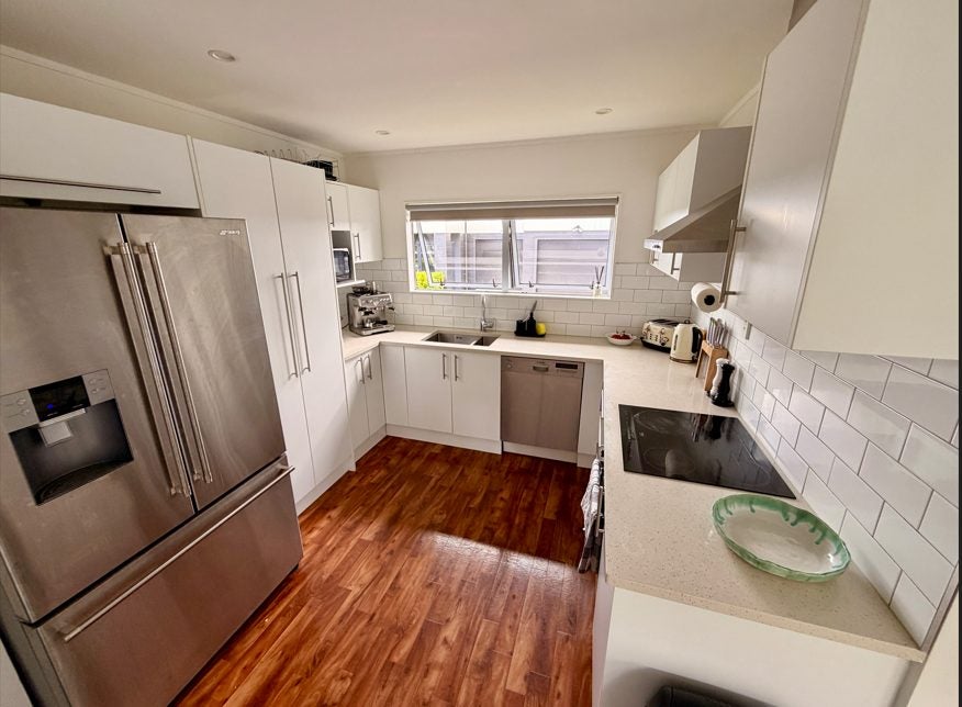 4 Yee Place, Mount Wellington, Auckland - Carousel 2
