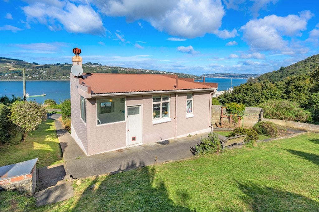50 Adderley Terrace, Ravensbourne, Dunedin - Carousel 1