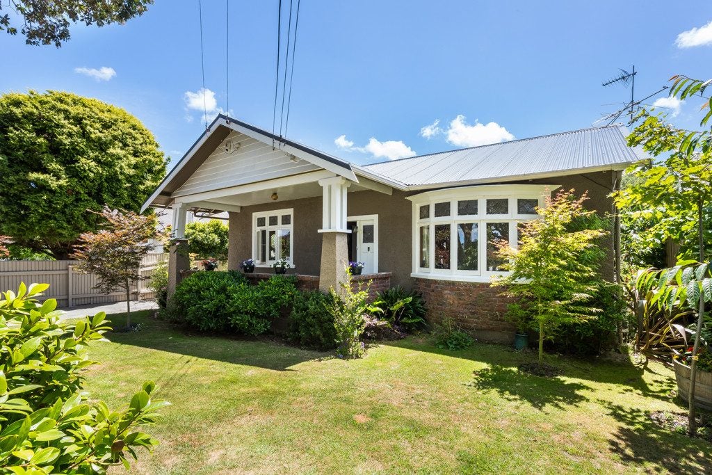 4 Tui Street, Alicetown, Lower Hutt - Carousel 1