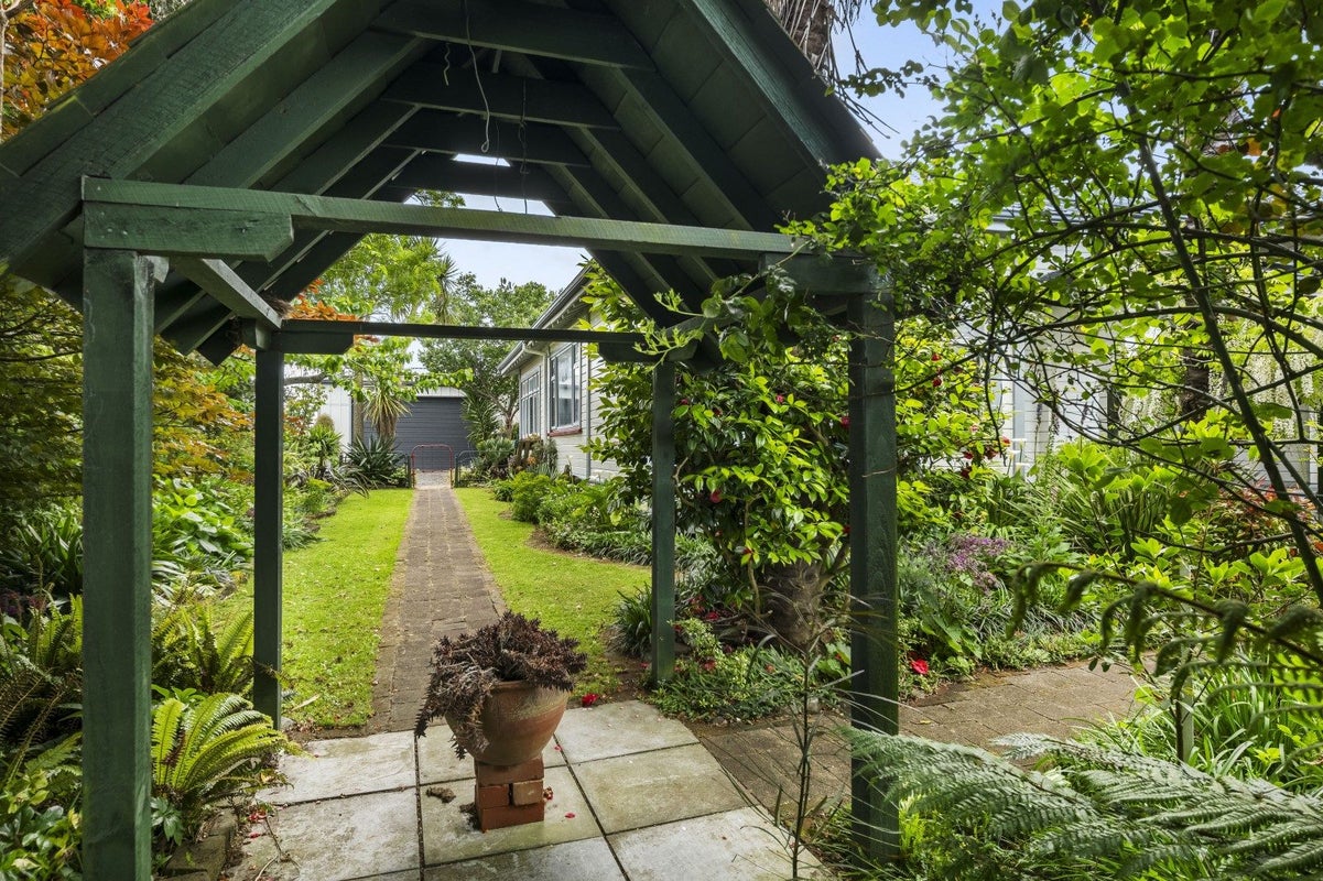 263 Carrington Street, Vogeltown, New Plymouth - Carousel 50