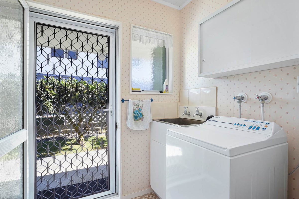 1/4 Carr Street, Kamo, Whangarei - Carousel 2