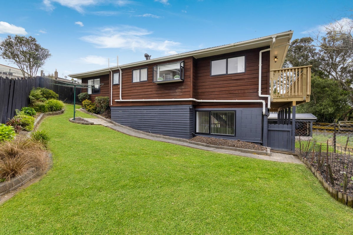 2/9 Choice Avenue, Henderson, Auckland - Carousel 1