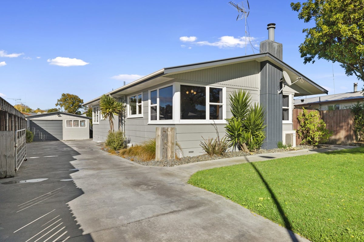 26 Challinor Street, Pukete, Hamilton - Carousel 1