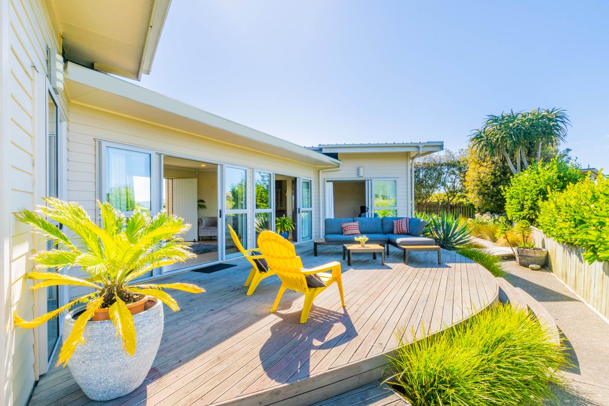 29 Pharazyn Avenue, Waikanae Beach, Waikanae - Carousel 1